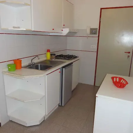 In 38253 Apartment *
